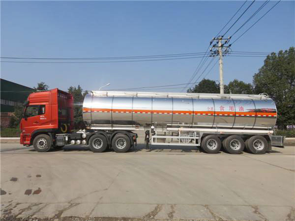 易燃液體罐式運(yùn)輸半掛車