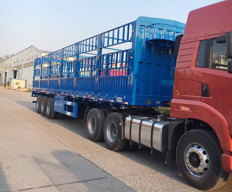 山東倉柵式運輸半掛車